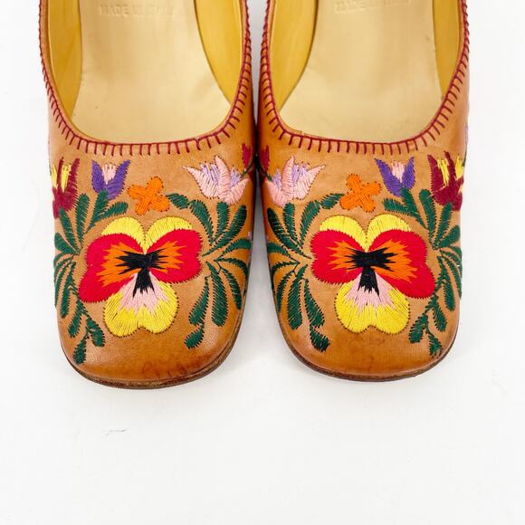 Miu Miu Vintage Tan Leather Floral Embroidered Square Toe Block Heel Pump IT 36 - Picture 6 of 10